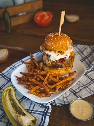 Бургер телешки