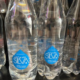 Acqua naturale grande