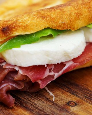 Prosciutto cotto, mozzarella, lattuga