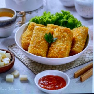 Chả giò hải sản 2 pezzi (involtini fritti di frutti di mare)