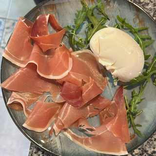 Jamon crudo y mozzarella