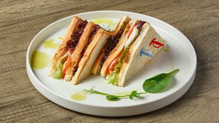 Клаб-сэндвич с семгой