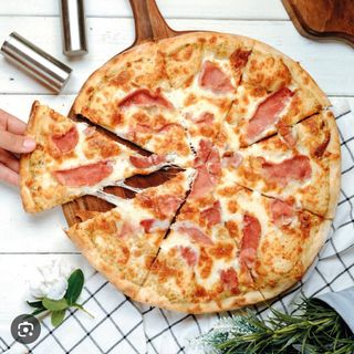 Pizza De jamón de pavo y queso (Mediana)