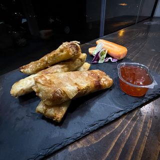 Prolećne rolnice sa slatko ljutim sosom