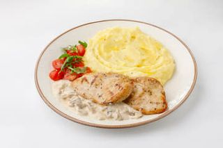 Пилешко филе с гъбен сос и картофено пюре (350г)