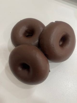 3 mini donuts chocolate 