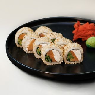 Філадельфія в кунжуті з копченим лососем (250г)