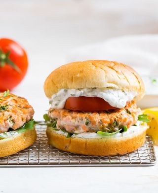 NEW!!! Salmon burger/Сьомга Бургер (450г)+КАМЕНИЦА (500мл)