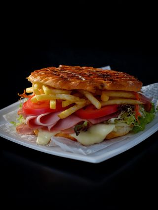 Sandwich șuncă și cașcaval