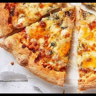 4 Queso Más Pollo (Mediana)