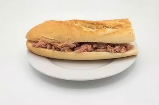 Bocadillo De Atún (Grande)