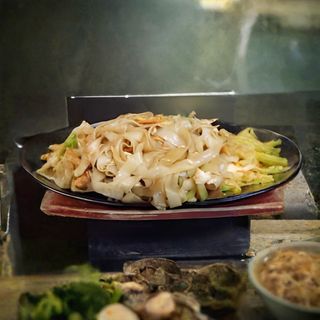 35A. Tallarines De Arroz Con Pollo