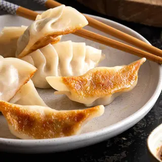 09 Gyoza alla piastra - 4 pezzi