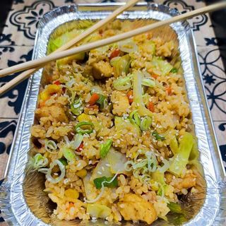 ASIAN VEGETABLE  FRIED RICE WITH MUSHROOM AND TOFU