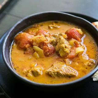 Cordero korma sin hueso