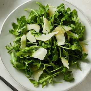 Salata de rucola cu parmezan
