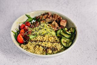 Zdjela za salatu od tunjevine/kvinoje