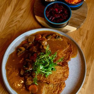 PLACKI  Z GULASZEM WOŁOWYM 100%