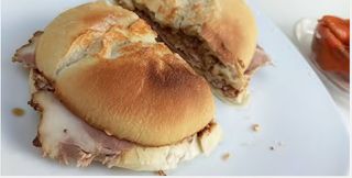 Bocadillo De Carne Mecha