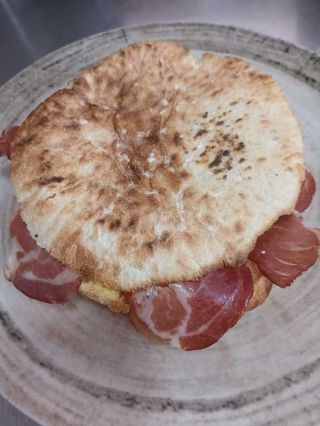 Sendvič sa kraškim vratom