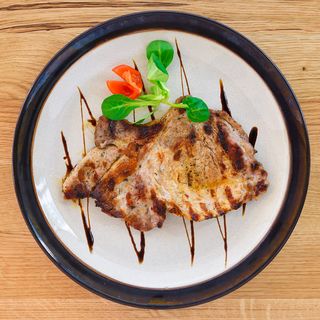 Свинска вратна пържола (200г)