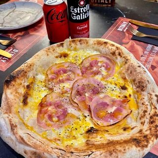 Pack Pizza Carbonara,  bebida