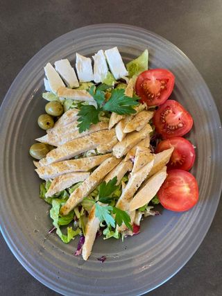 Quart chicken salata