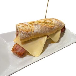 bocadillo de ternera con queso xxxl