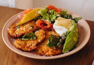 Оладки з гарбуза із лососем