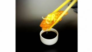 Nigiri opiekany łosoś, majonez i por 1 szt