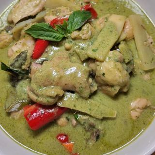 Cerdo con curry verde