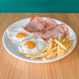 Lomo adobado + huevo + patatas