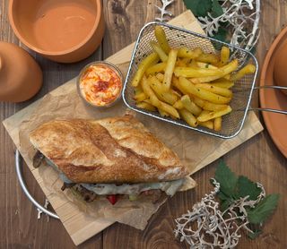 ფილი ჩიზსტეიკის სენდვიჩი კარტოფილის ფრით