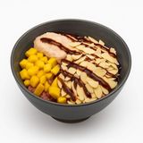 POKE SMOKED (Riso rosa, salmone affumicato, mandorle, mango, EEL sauce) 