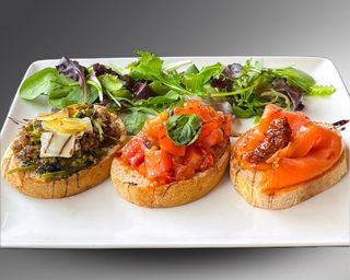 Tris di bruschette