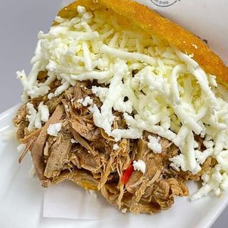 Arepa De Ternera Mechada
