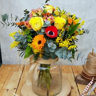 Mimosa e misto fiori bellissimi 