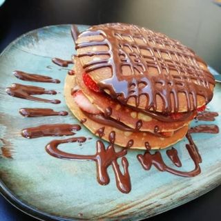 Tortitas Con Nutella Más Plátano Y Fresa