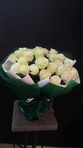 Букет 51 біла троянда