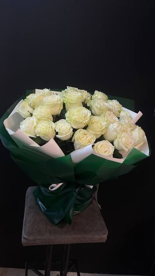 Букет 51 біла троянда