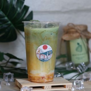 Mango matcha latte