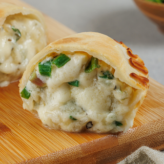 Empanada De Queso Y Cebolla