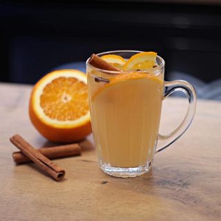 Mulled apple drink