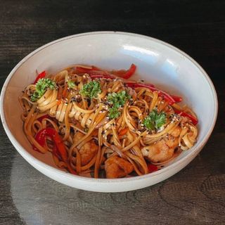 Udon rezanci sa piletinom i terijaki sosom