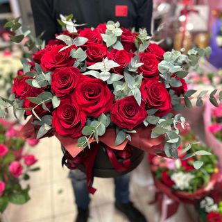 Голяма кутия с 29 бр. Червени рози #265