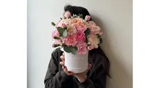 Flowerbox w odcieniach pudrowego różu