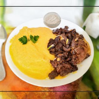 Pastrama de berbecut cu mamaliguta si mujdei  350 gr