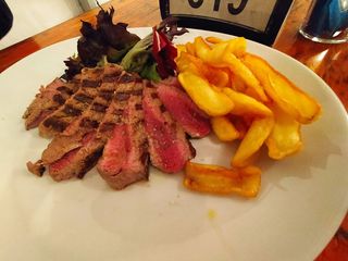 Tagliata di manzo al sale profumato e olio