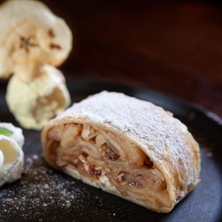 Apfelstrudel Con Helado De Vainilla