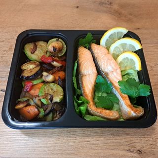 Losos sa grilovanim povrćem